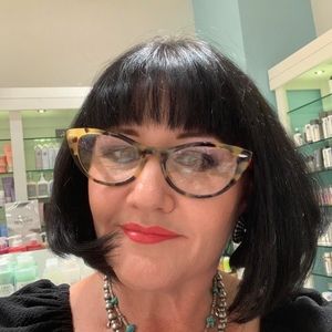 Meet your Posher, Kim